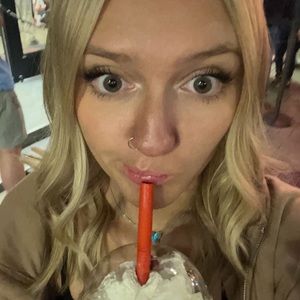 Meet your Posher, Chloe